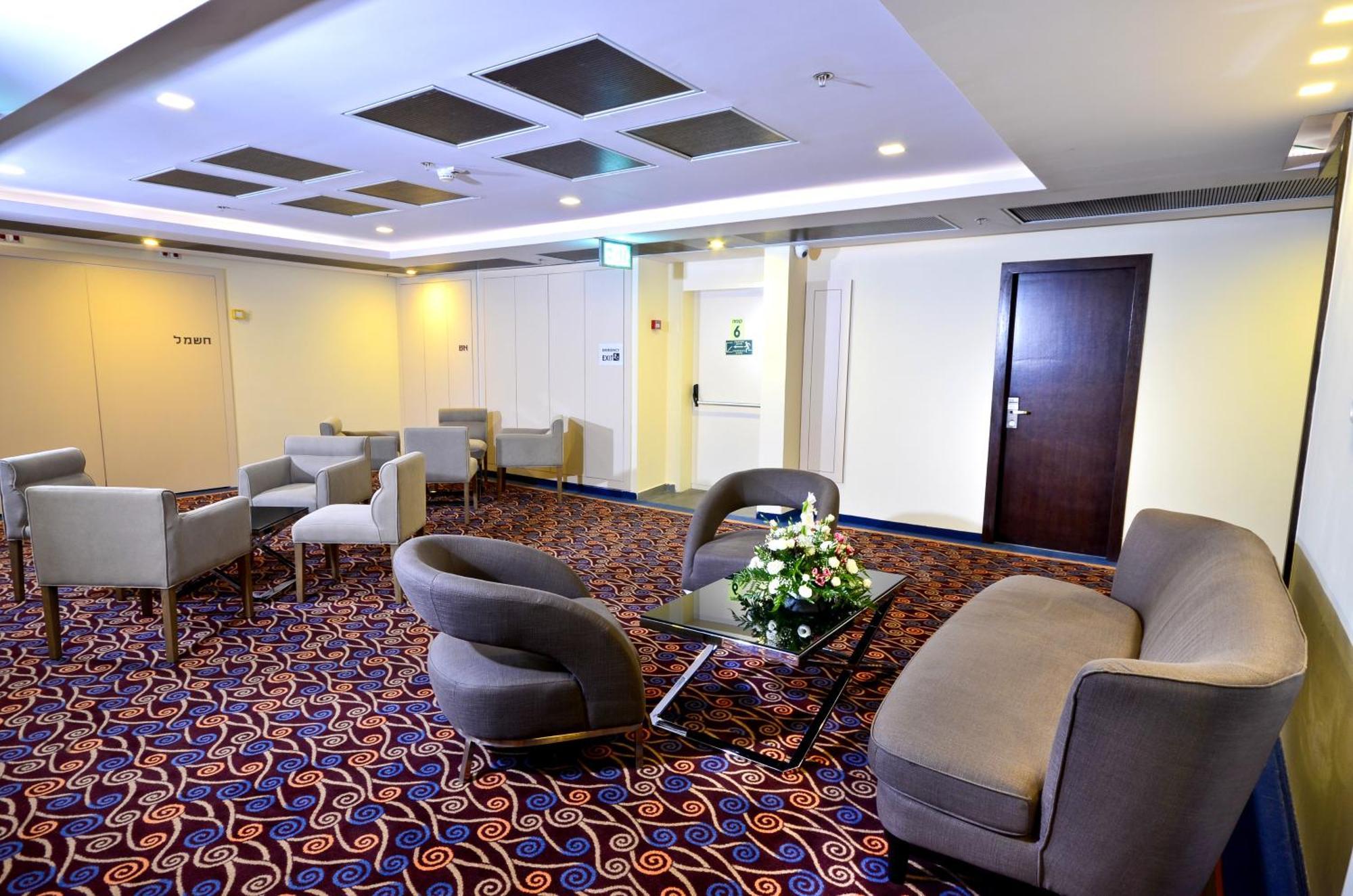 Golden Crown Old City Hotel Назарет Екстериор снимка