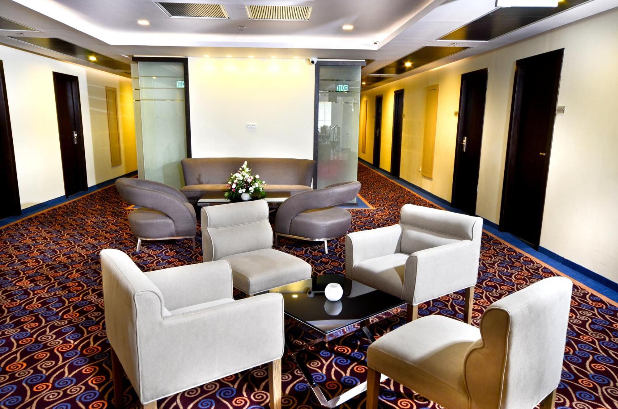 Golden Crown Old City Hotel Назарет Екстериор снимка