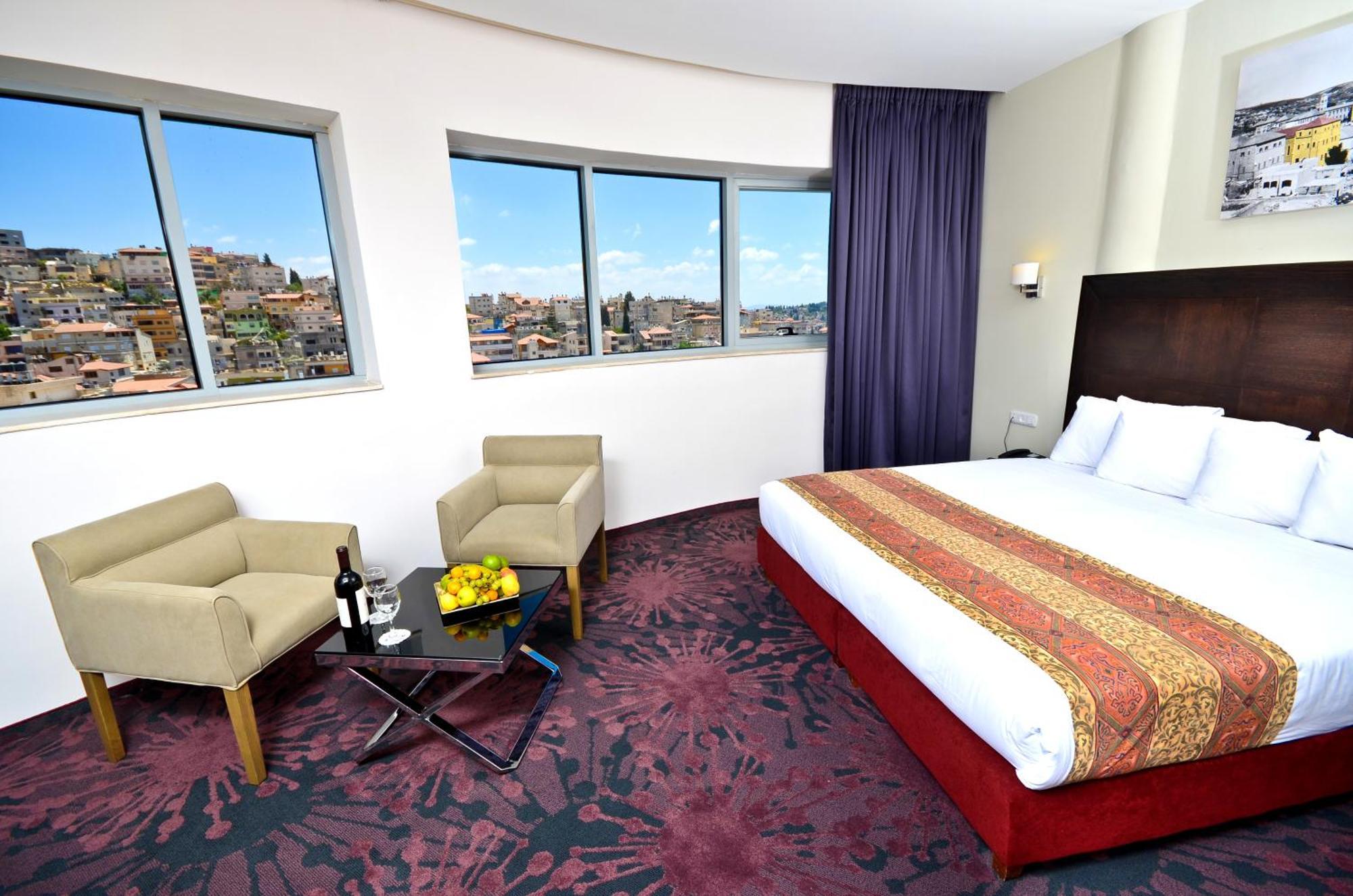 Golden Crown Old City Hotel Назарет Екстериор снимка