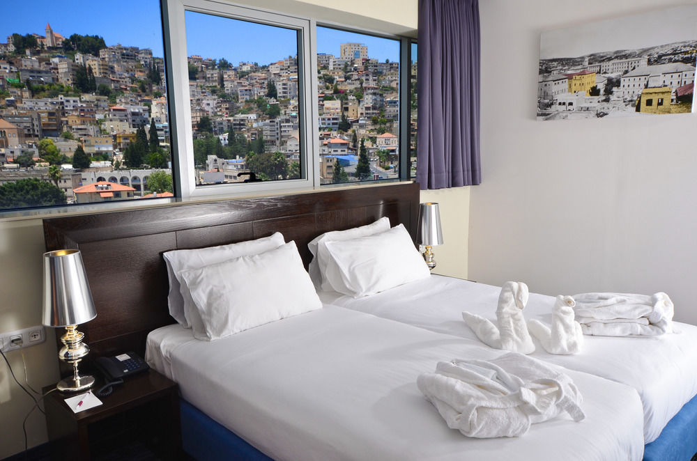 Golden Crown Old City Hotel Назарет Екстериор снимка